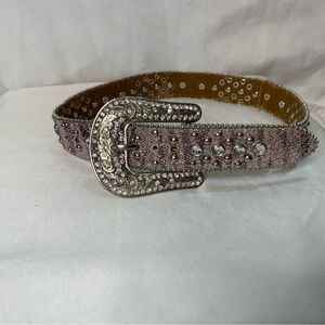 Novona conch horseshoe belt